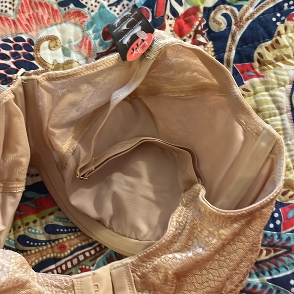 New Lilyette Less projection beige bra in 36DD - Picture 7 of 8